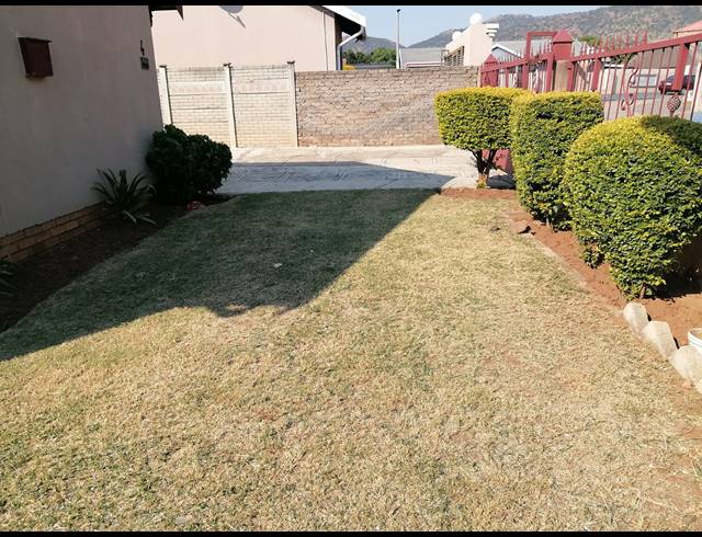 3 BEDROOM HOUSE FOR SALE IN TLHABANE WEST